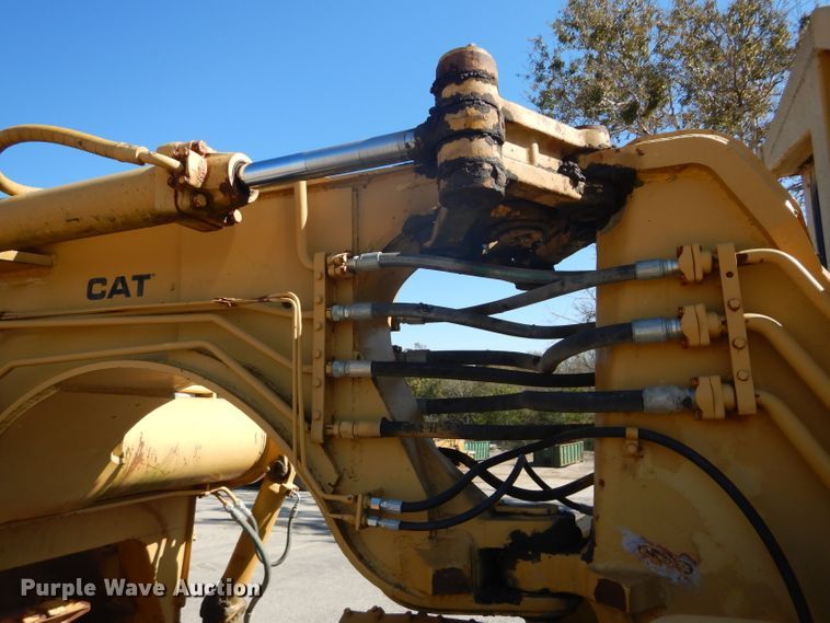 image for item DH2637 1972 Caterpillar 613 elevating scraper