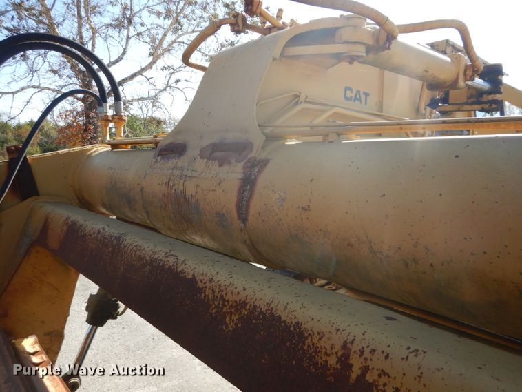 image for item DH2637 1972 Caterpillar 613 elevating scraper