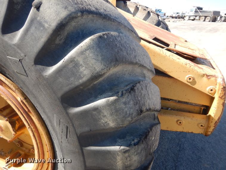 image for item DH2637 1972 Caterpillar 613 elevating scraper
