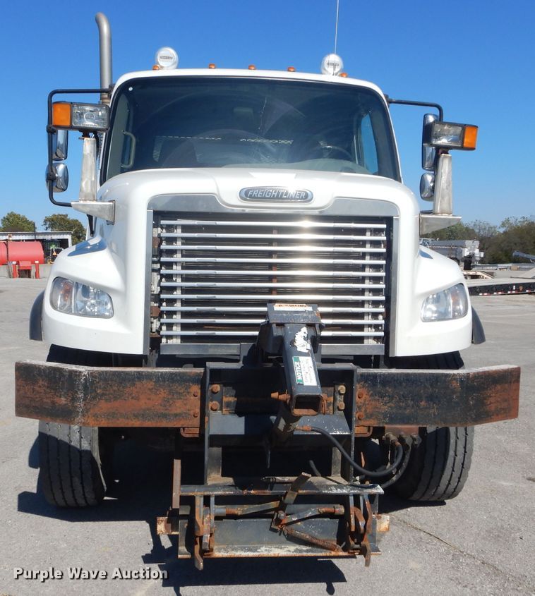 image for item DH2639 2011 Freightliner Business Class M2 flatbed truck