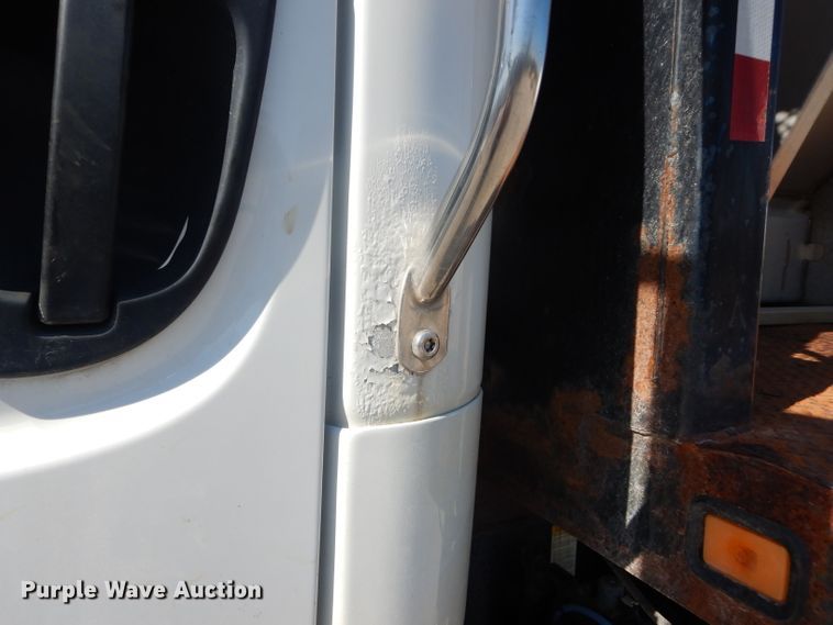 image for item DH2639 2011 Freightliner Business Class M2 flatbed truck