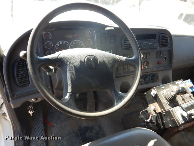 image for item DH2639 2011 Freightliner Business Class M2 flatbed truck