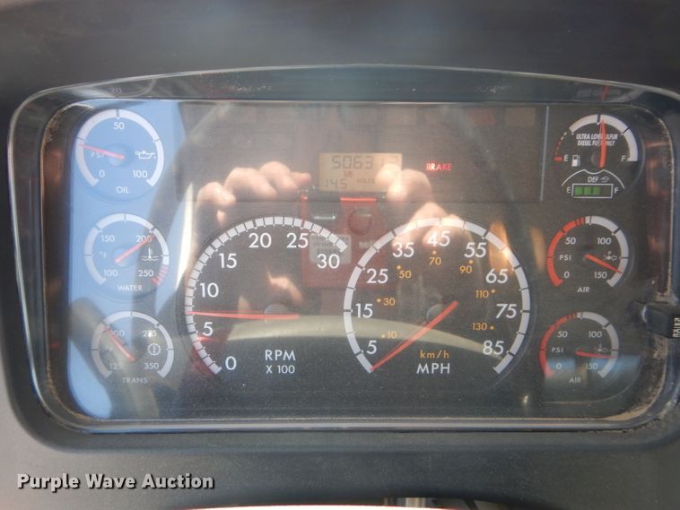 image for item DH2639 2011 Freightliner Business Class M2 flatbed truck