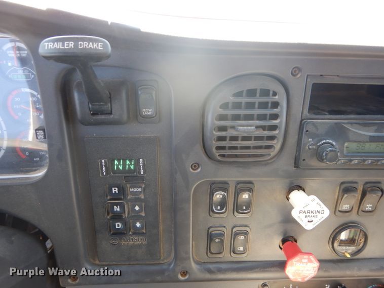 image for item DH2639 2011 Freightliner Business Class M2 flatbed truck