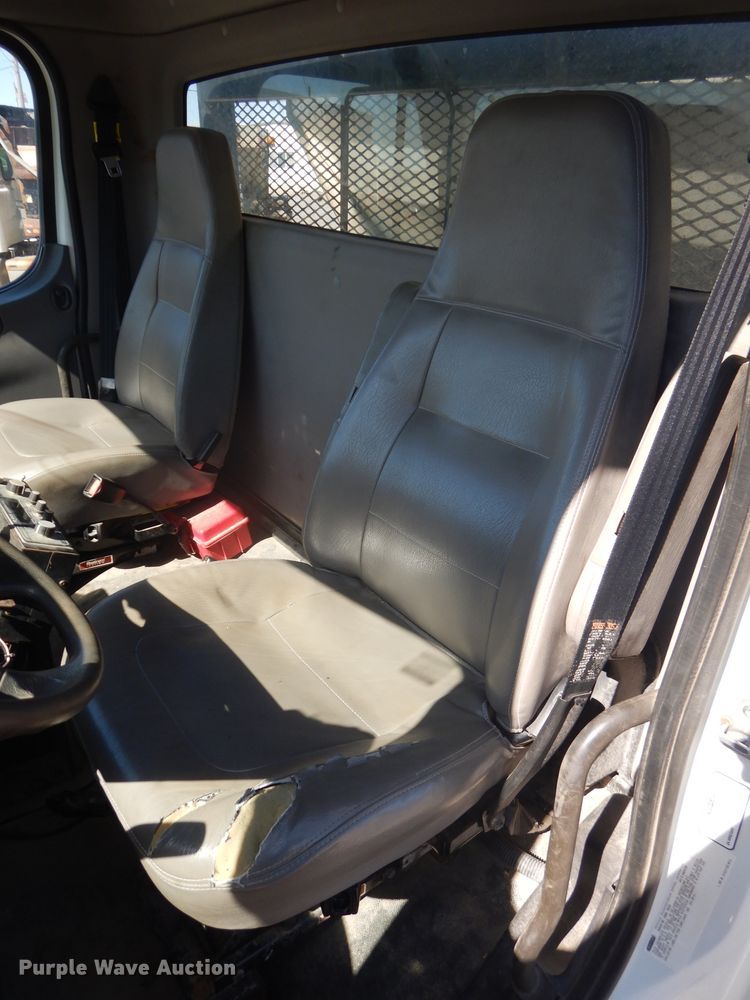 image for item DH2639 2011 Freightliner Business Class M2 flatbed truck