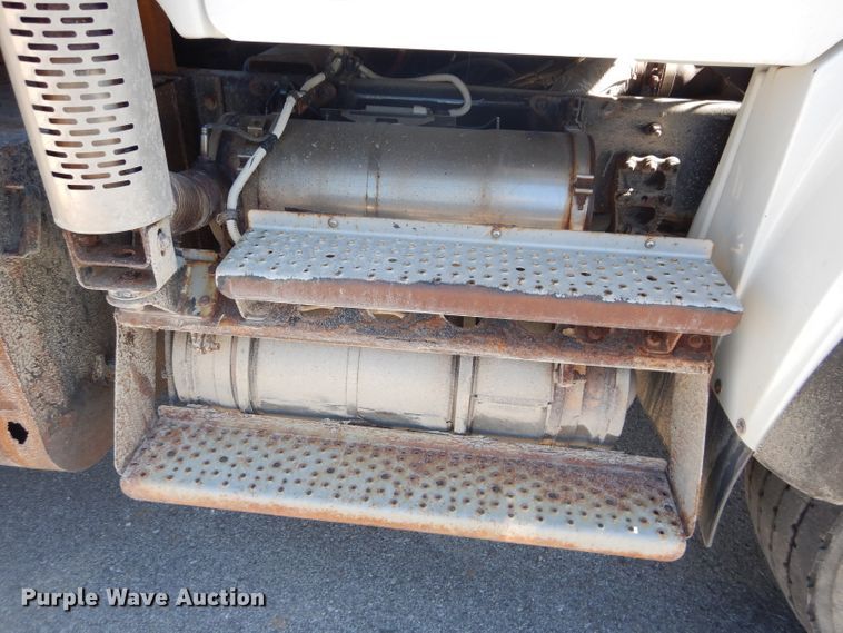 image for item DH2639 2011 Freightliner Business Class M2 flatbed truck