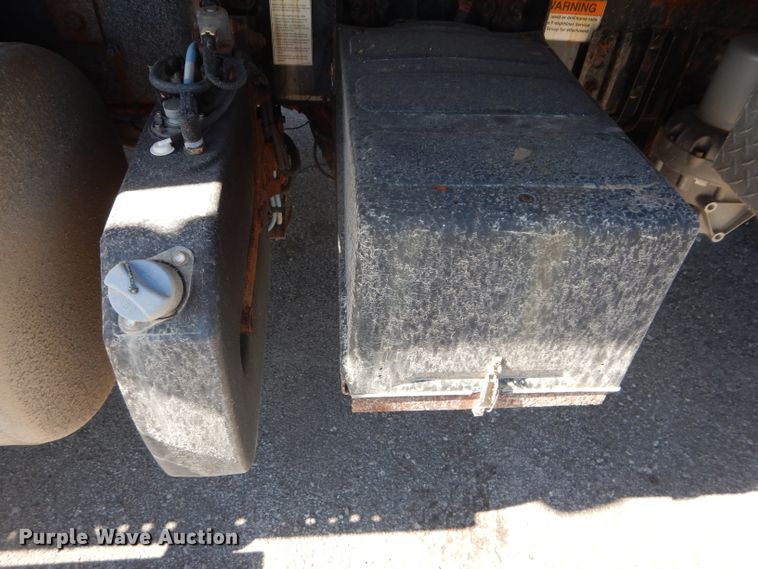 image for item DH2639 2011 Freightliner Business Class M2 flatbed truck