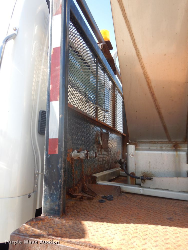 image for item DH2639 2011 Freightliner Business Class M2 flatbed truck