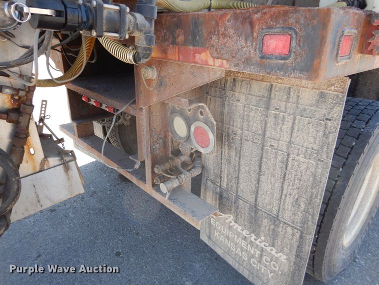 image for item DH2639 2011 Freightliner Business Class M2 flatbed truck