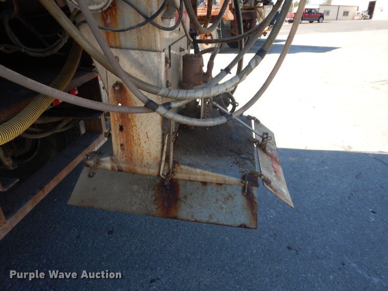 image for item DH2639 2011 Freightliner Business Class M2 flatbed truck