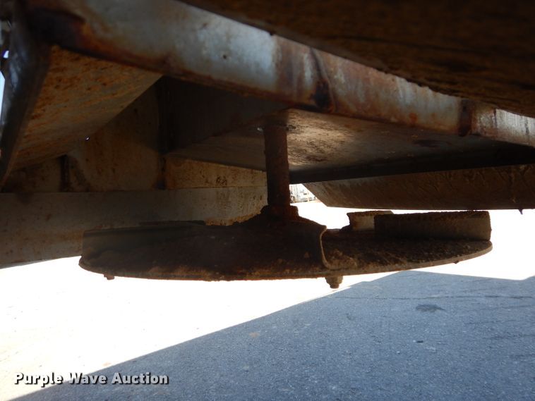 image for item DH2639 2011 Freightliner Business Class M2 flatbed truck