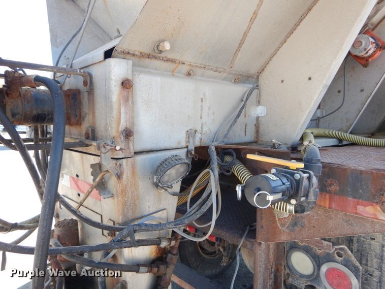 image for item DH2639 2011 Freightliner Business Class M2 flatbed truck