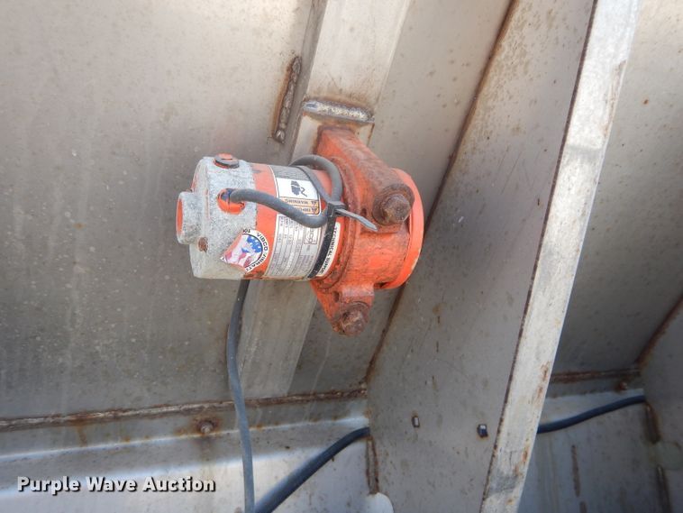 image for item DH2639 2011 Freightliner Business Class M2 flatbed truck