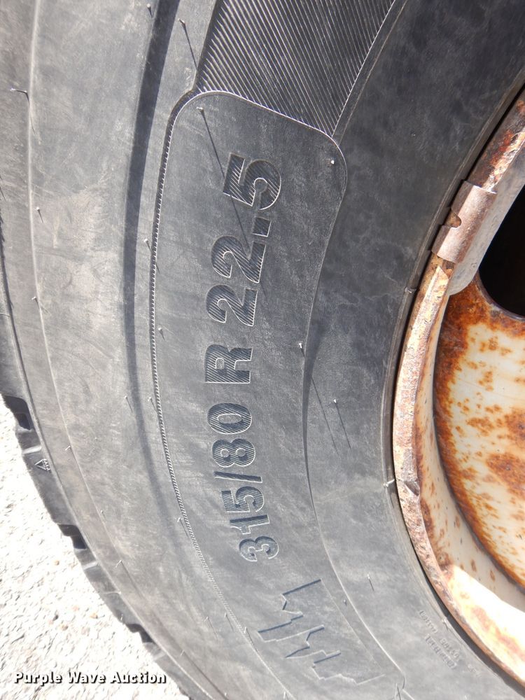 image for item DH2639 2011 Freightliner Business Class M2 flatbed truck