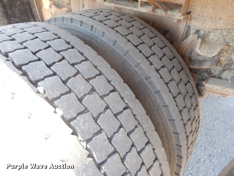 image for item DH2639 2011 Freightliner Business Class M2 flatbed truck