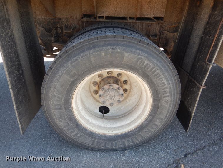 image for item DH2639 2011 Freightliner Business Class M2 flatbed truck