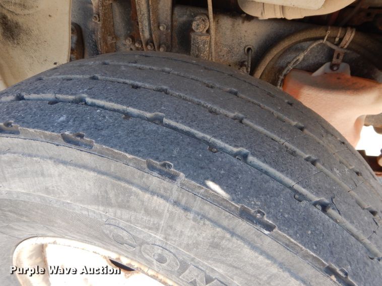 image for item DH2639 2011 Freightliner Business Class M2 flatbed truck