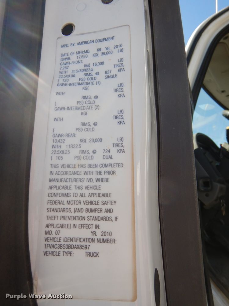 image for item DH2639 2011 Freightliner Business Class M2 flatbed truck