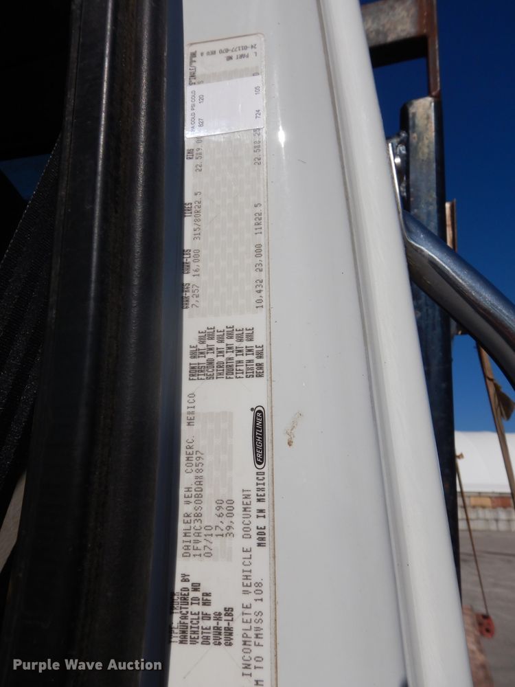 image for item DH2639 2011 Freightliner Business Class M2 flatbed truck