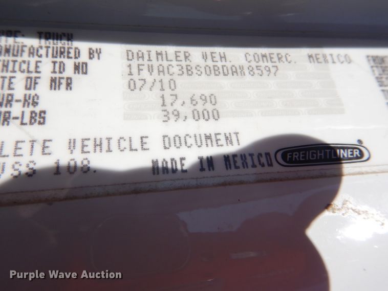 image for item DH2639 2011 Freightliner Business Class M2 flatbed truck