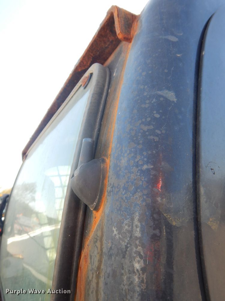 image for item DH2645 2010 Bobcat S650 skid steer