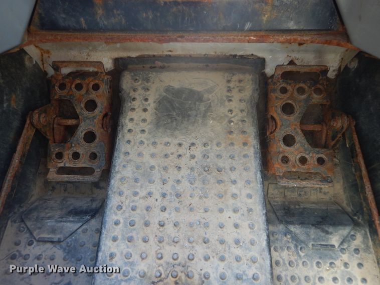 image for item DH2645 2010 Bobcat S650 skid steer