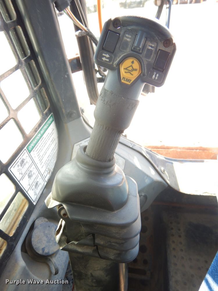 image for item DH2645 2010 Bobcat S650 skid steer