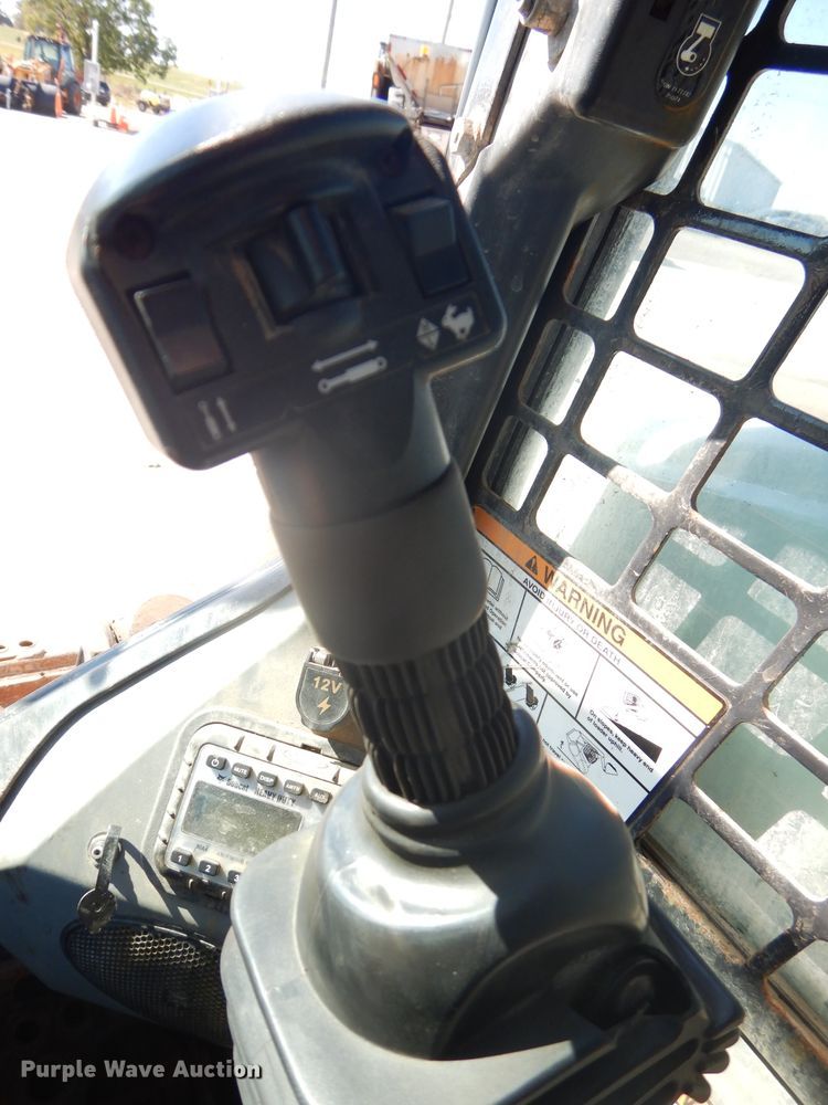 image for item DH2645 2010 Bobcat S650 skid steer