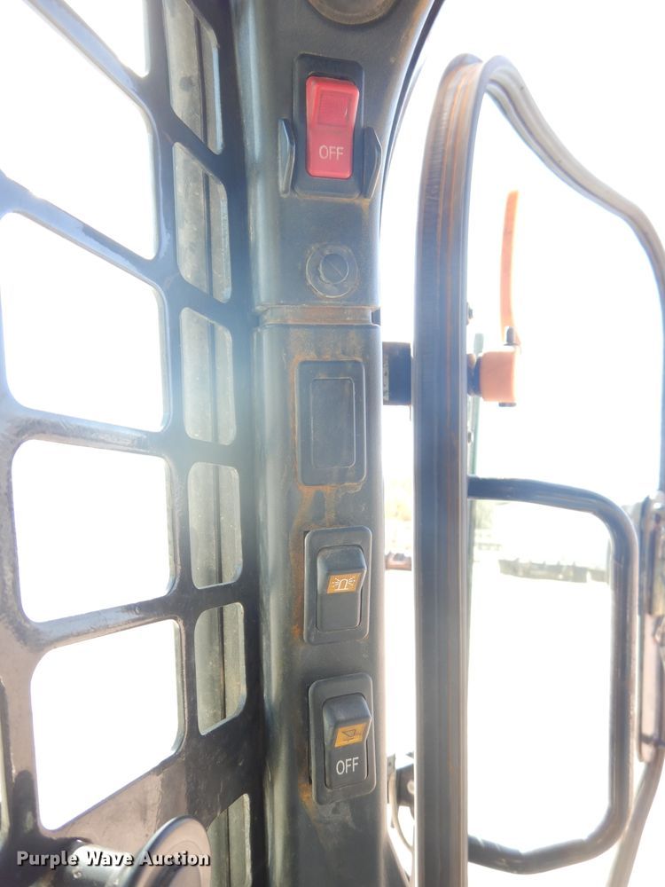 image for item DH2645 2010 Bobcat S650 skid steer