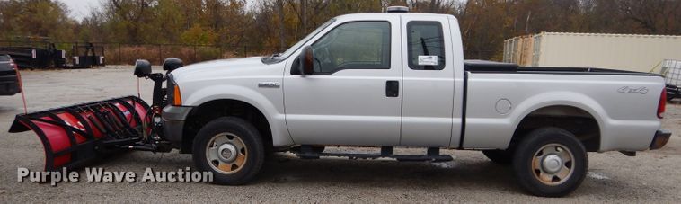 image for item DH2674 2005 Ford F250 Super Duty SuperCab pickup truck