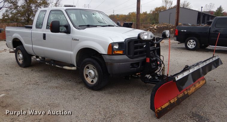 image for item DH2674 2005 Ford F250 Super Duty SuperCab pickup truck