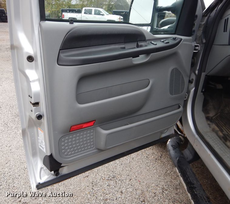 image for item DH2674 2005 Ford F250 Super Duty SuperCab pickup truck