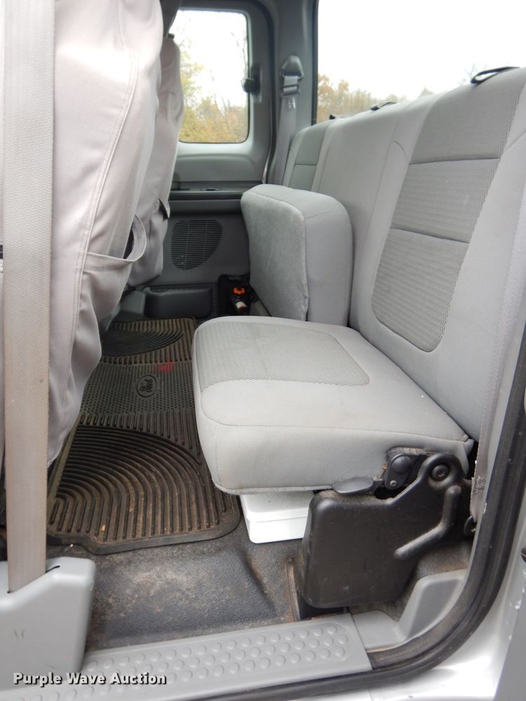 image for item DH2674 2005 Ford F250 Super Duty SuperCab pickup truck