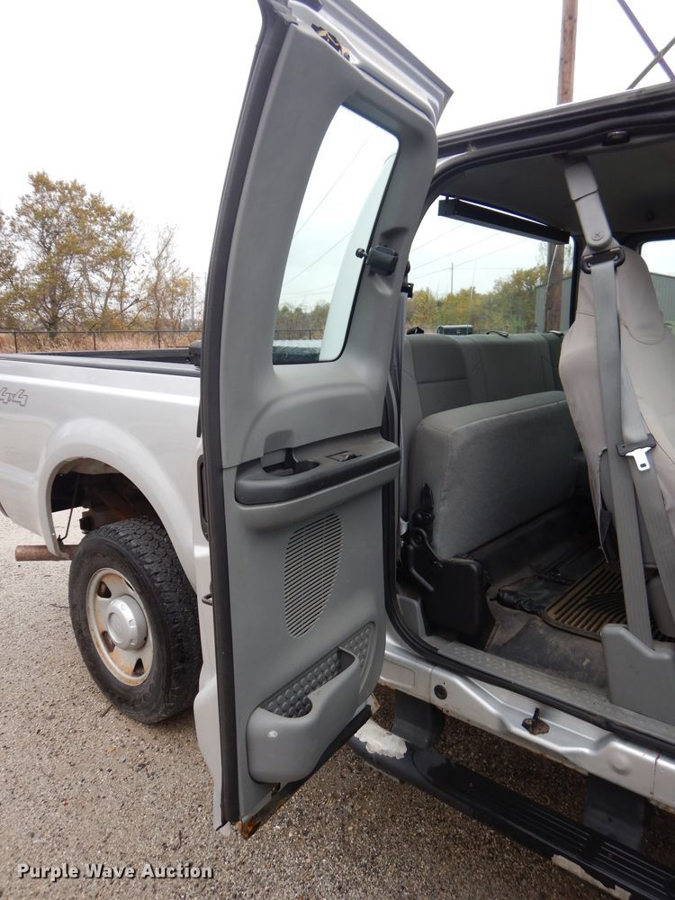 image for item DH2674 2005 Ford F250 Super Duty SuperCab pickup truck