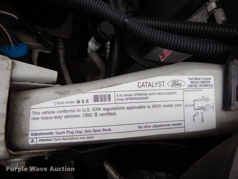 image for item DH2674 2005 Ford F250 Super Duty SuperCab pickup truck