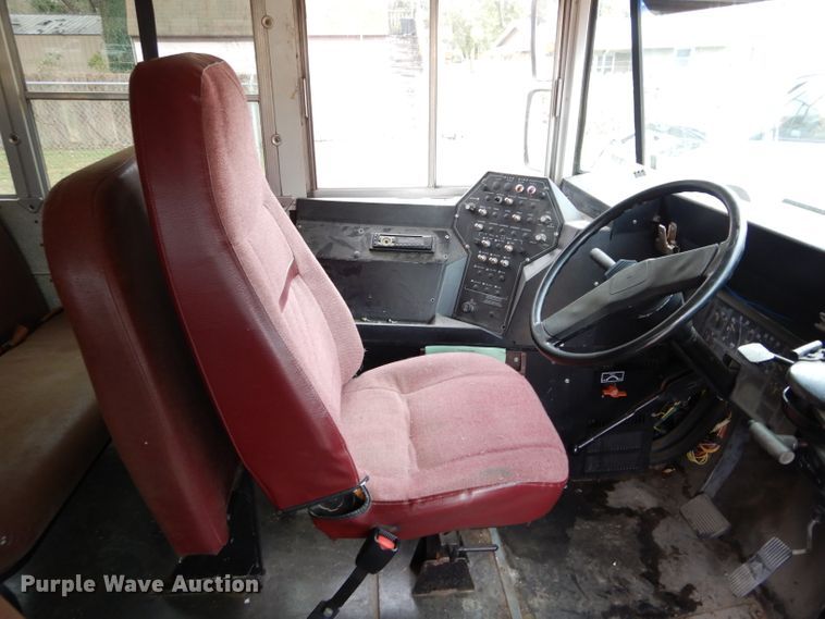 image for item DH3617 1999 International 3800 school bus