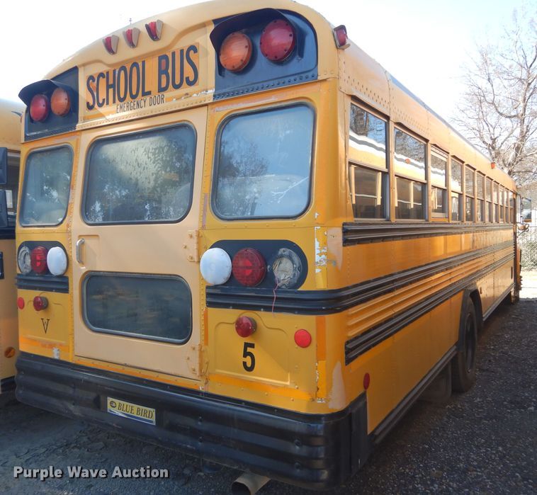 image for item DH3618 2000 International 3800 school bus