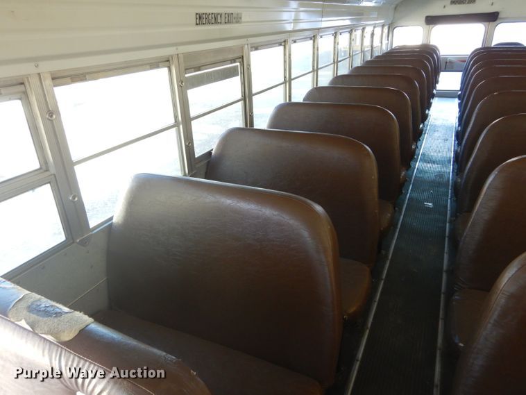 image for item DH3618 2000 International 3800 school bus