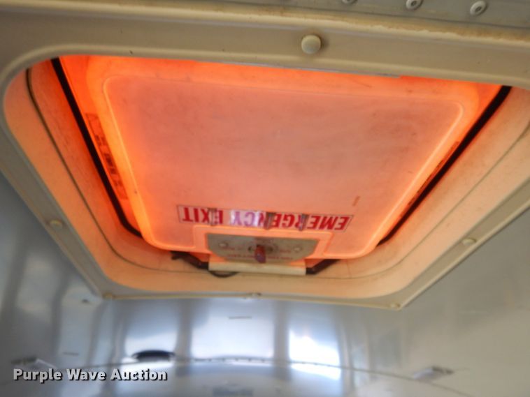 image for item DH3618 2000 International 3800 school bus