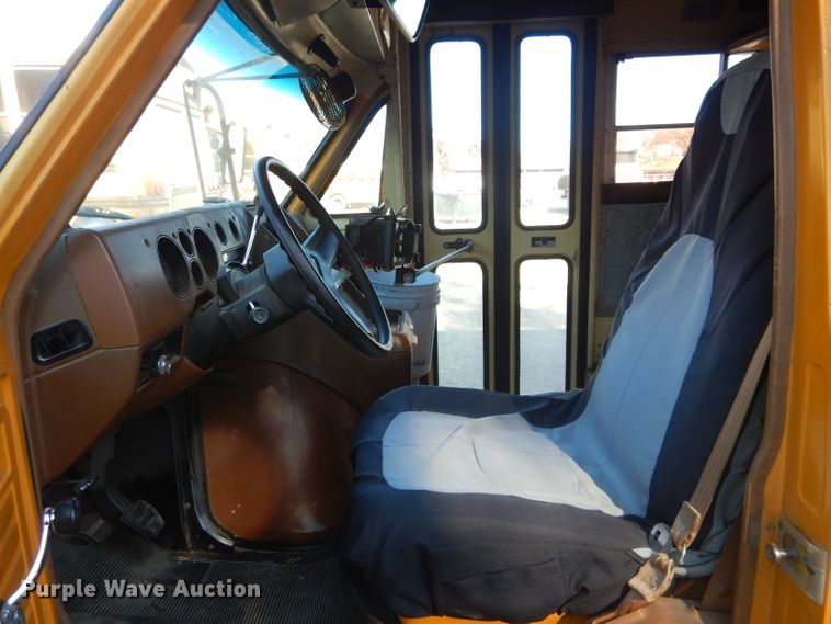 image for item DH3619 1991 GMC Vandura school bus