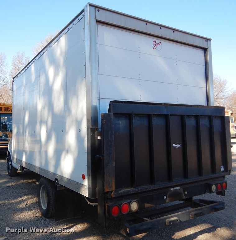 image for item DH3620 2000 Chevrolet Express 3500 box truck