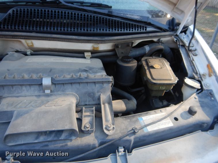 image for item DH3620 2000 Chevrolet Express 3500 box truck