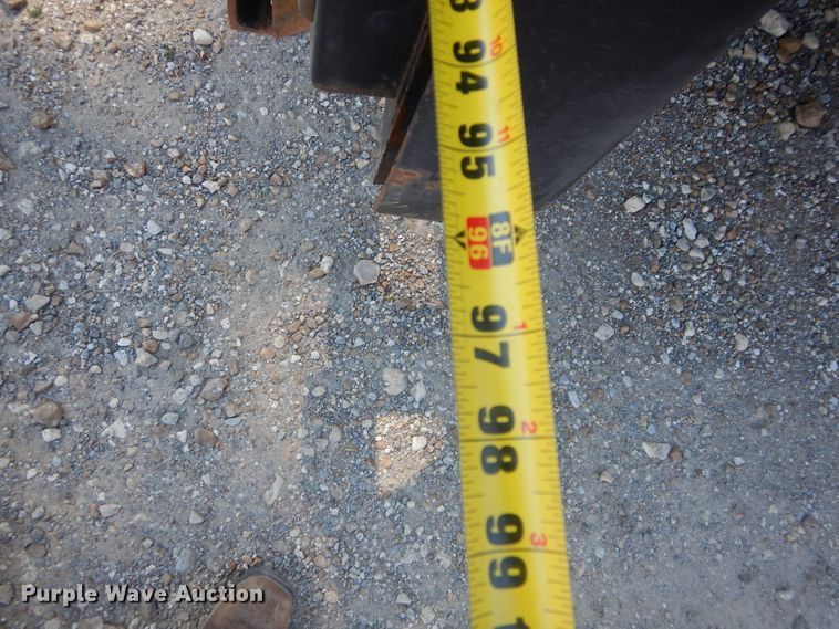 image for item DH3620 2000 Chevrolet Express 3500 box truck