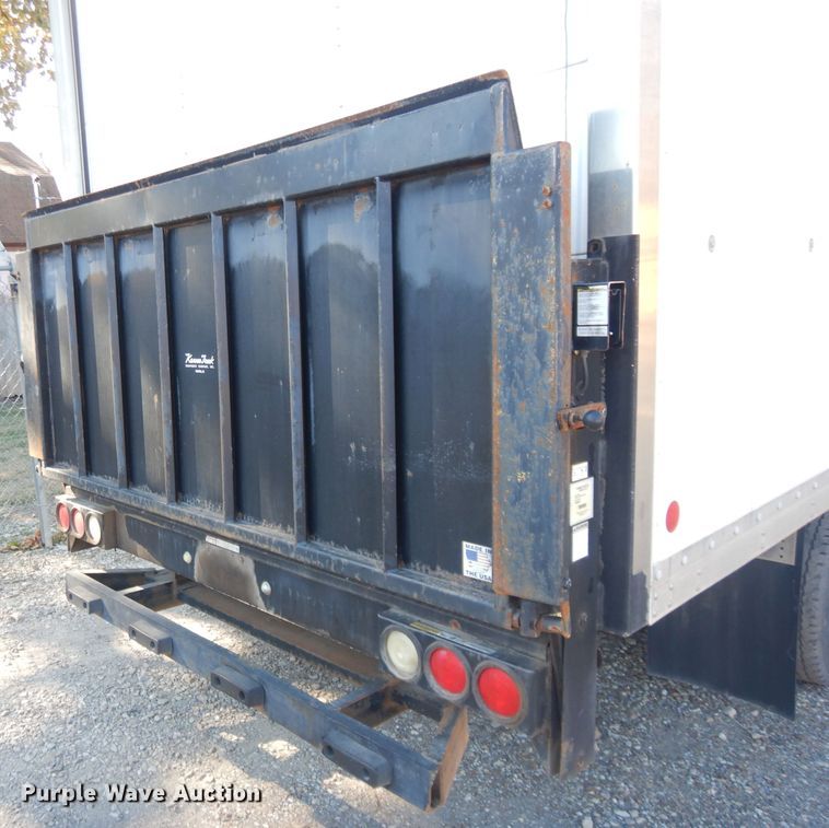 image for item DH3620 2000 Chevrolet Express 3500 box truck