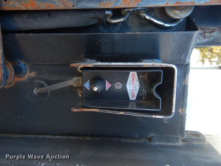 image for item DH3620 2000 Chevrolet Express 3500 box truck