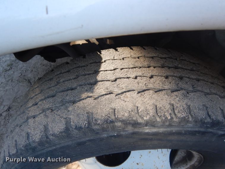 image for item DH3620 2000 Chevrolet Express 3500 box truck