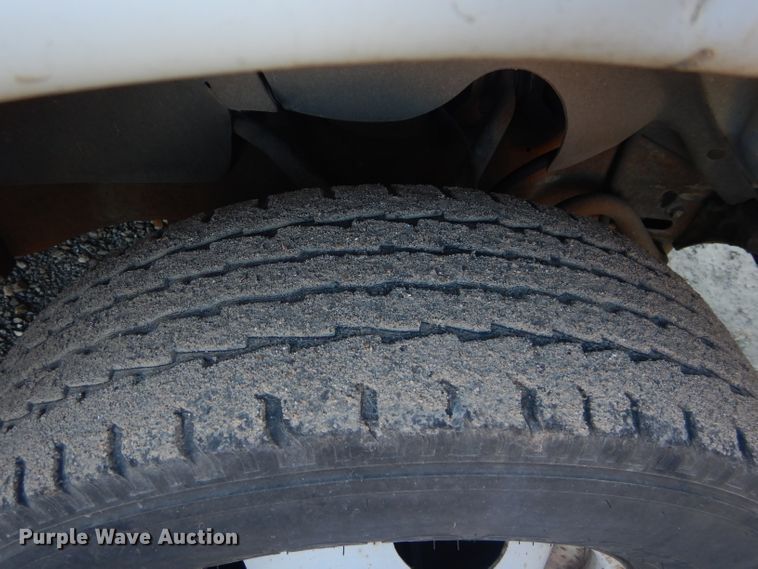 image for item DH3620 2000 Chevrolet Express 3500 box truck