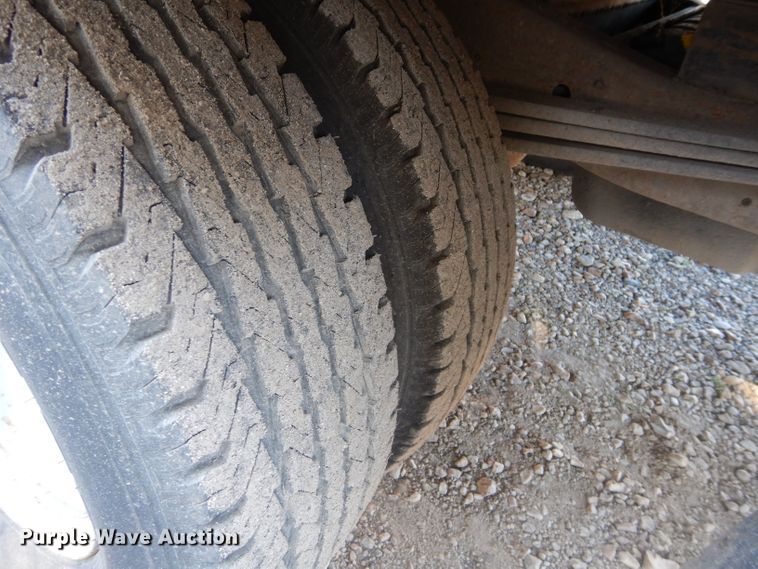 image for item DH3620 2000 Chevrolet Express 3500 box truck