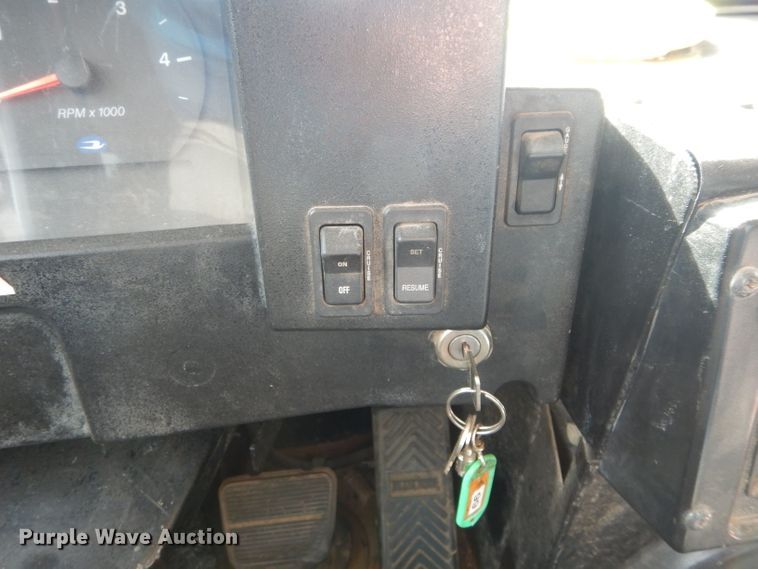 image for item DH3622 1999 Blue Bird TC2000 school bus