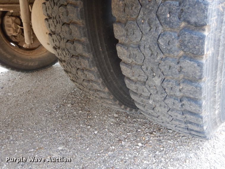 image for item DH3622 1999 Blue Bird TC2000 school bus